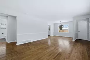 1006 E 163rd St, South Holland, IL 60473 - Photo 5