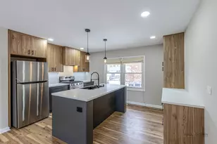 1096 Beechwood Rd, Buffalo Grove, IL 60089 - Photo 9