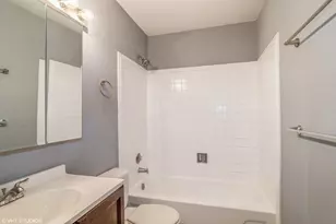 101 Springhill Dr, Bolingbrook, IL 60440 - Photo 11