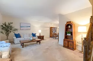 455 Chicory Ln, Buffalo Grove, IL 60089 - Photo 5