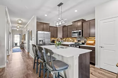 320 Sussex Lane, North Aurora, IL 60542 - Photo 5