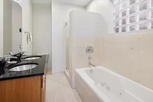 1054 N Hermitage Ave, Chicago, IL 60622 - Photo 13