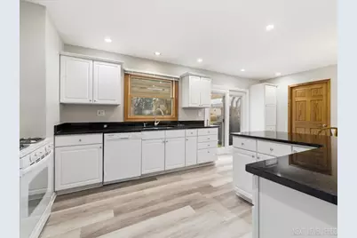 1503 Amherst Drive, Schaumburg, IL 60194 - Photo 13