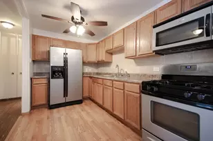 7854 S South Shore Dr, Chicago, IL 60649 - Photo 9