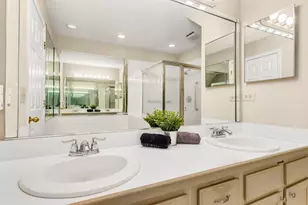 741 Old Creek Ct, Elk Grove Village, IL 60007 - Photo 17