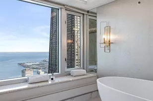 132 E Delaware Pl, Chicago, IL 60611 - Photo 19