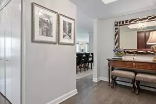 132 E Delaware Pl, Chicago, IL 60611 - Photo 3