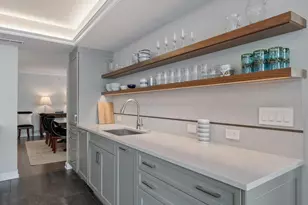 132 E Delaware Pl, Chicago, IL 60611 - Photo 11