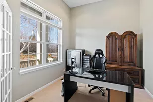 4 Kenilworth Ct, Cary, IL 60013 - Photo 3