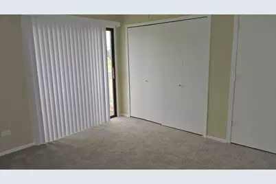 17404 W Walnut Lane, Gurnee, IL 60031 - Photo 7