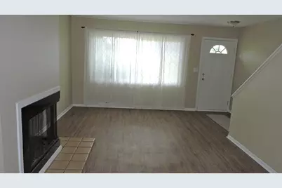 17404 W Walnut Lane, Gurnee, IL 60031 - Photo 5