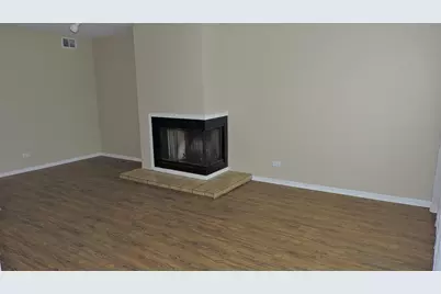 17404 W Walnut Lane, Gurnee, IL 60031 - Photo 3