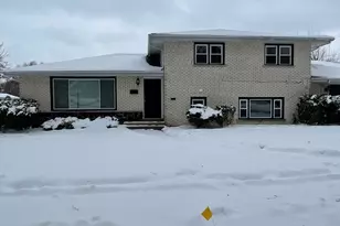 916 E 168th St, South Holland, IL 60473 - Photo 3