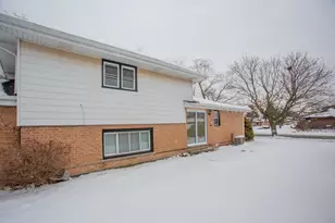 916 E 168th St, South Holland, IL 60473 - Photo 47