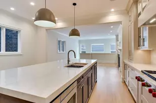 1910 W Fletcher St, Chicago, IL 60657 - Photo 9