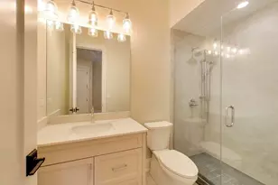 1910 W Fletcher St, Chicago, IL 60657 - Photo 17