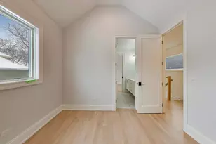 1910 W Fletcher St, Chicago, IL 60657 - Photo 35