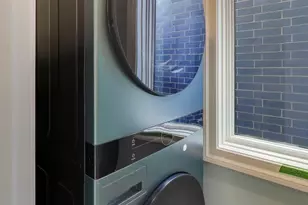 1910 W Fletcher St, Chicago, IL 60657 - Photo 37