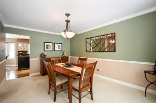 880 Hampton Dr, Carol Stream, IL 60188 - Photo 7