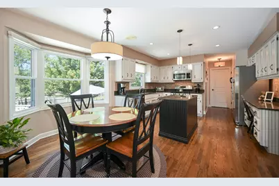 880 Hampton Drive, Carol Stream, IL 60188 - Photo 11