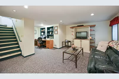 880 Hampton Drive, Carol Stream, IL 60188 - Photo 27