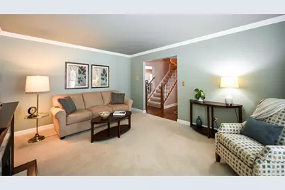 880 Hampton Drive, Carol Stream, IL 60188 - Photo 3