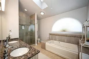 880 Hampton Dr, Carol Stream, IL 60188 - Photo 21