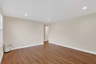 28 Liberty Blvd, Machesney Park, IL 61115 - Photo 5