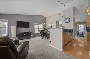 2448 Oneida Ln, Naperville, IL 60563 - Photo 3