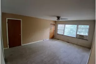 211 N Bothwell St, Palatine, IL 60067 - Photo 3