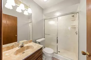 419 W Evergreen St, Wheaton, IL 60187 - Photo 17