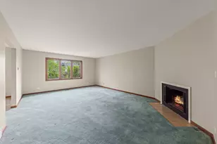 419 W Evergreen St, Wheaton, IL 60187 - Photo 5