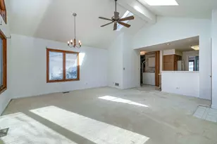 204 Lakeshore Dr, Crystal Lake, IL 60014 - Photo 15