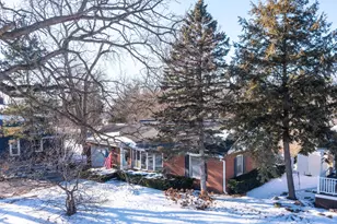 204 Lakeshore Dr, Crystal Lake, IL 60014 - Photo 27