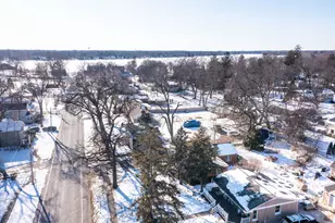 204 Lakeshore Dr, Crystal Lake, IL 60014 - Photo 33