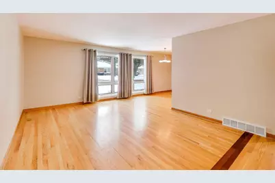 9416 Oliphant Avenue, Morton Grove, IL 60053 - Photo 7