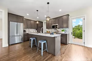 831 Avon Ct, Glen Ellyn, IL 60137 - Photo 11