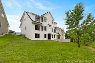 831 Avon Ct, Glen Ellyn, IL 60137 - Photo 3