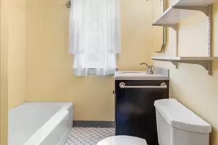 [Address not provided], Glen Ellyn, IL 60137 - Photo 13