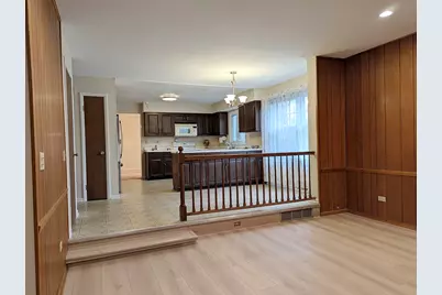 1206 E Suffield Drive, Arlington Heights, IL 60004 - Photo 9