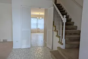 1206 E Suffield Dr, Arlington Heights, IL 60004 - Photo 5