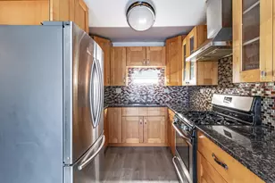 1324 Alpine Ct, Wheeling, IL 60090 - Photo 7