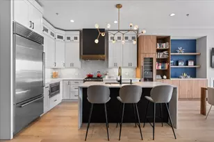 1767 W Rosehill Dr, Chicago, IL 60660 - Photo 3