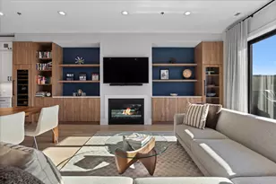 1767 W Rosehill Dr, Chicago, IL 60660 - Photo 11