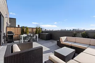 1767 W Rosehill Dr, Chicago, IL 60660 - Photo 17