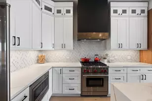 1767 W Rosehill Dr, Chicago, IL 60660 - Photo 5