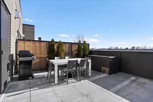 1767 W Rosehill Dr, Chicago, IL 60660 - Photo 15