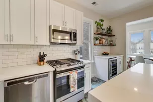 2706 N Lawndale Ave, Chicago, IL 60647 - Photo 17