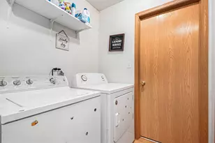 914 Cottonwood Dr, Elwood, IL 60421 - Photo 9