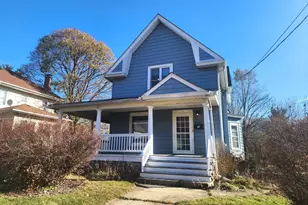 17 S McHenry Ave, Crystal Lake, IL 60014 - Photo 1